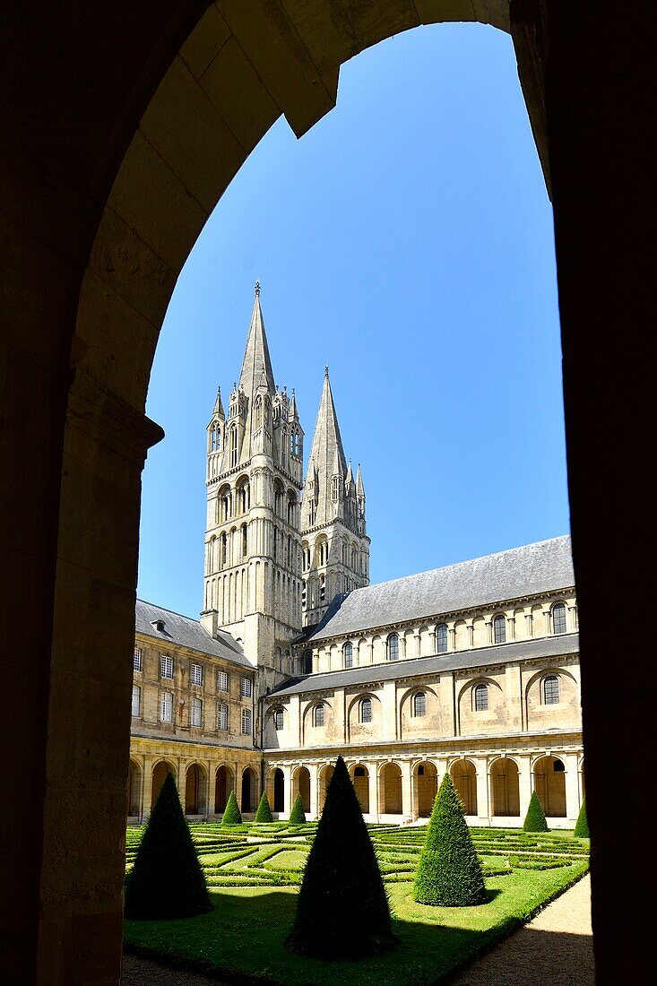 Frankreich,Calvados,Caen,die Abbaye aux Hommes (Männerabtei),Kreuzgang und Abteikirche Saint Etienne