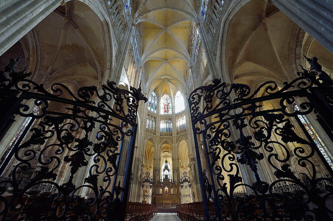 France,Seine Maritime,Rouen,Church of Saint Ouen (12th'x2013;15th century),the choir is closed by grilles forged in 1740/1749 by Nicolas Flambart