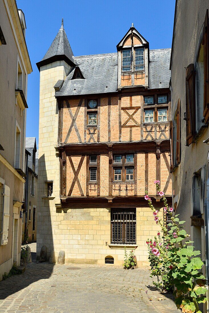 France,Maine et Loire,Angers,rue des Filles-Dieu,Lodging house says "du Croissant" of the 15th century