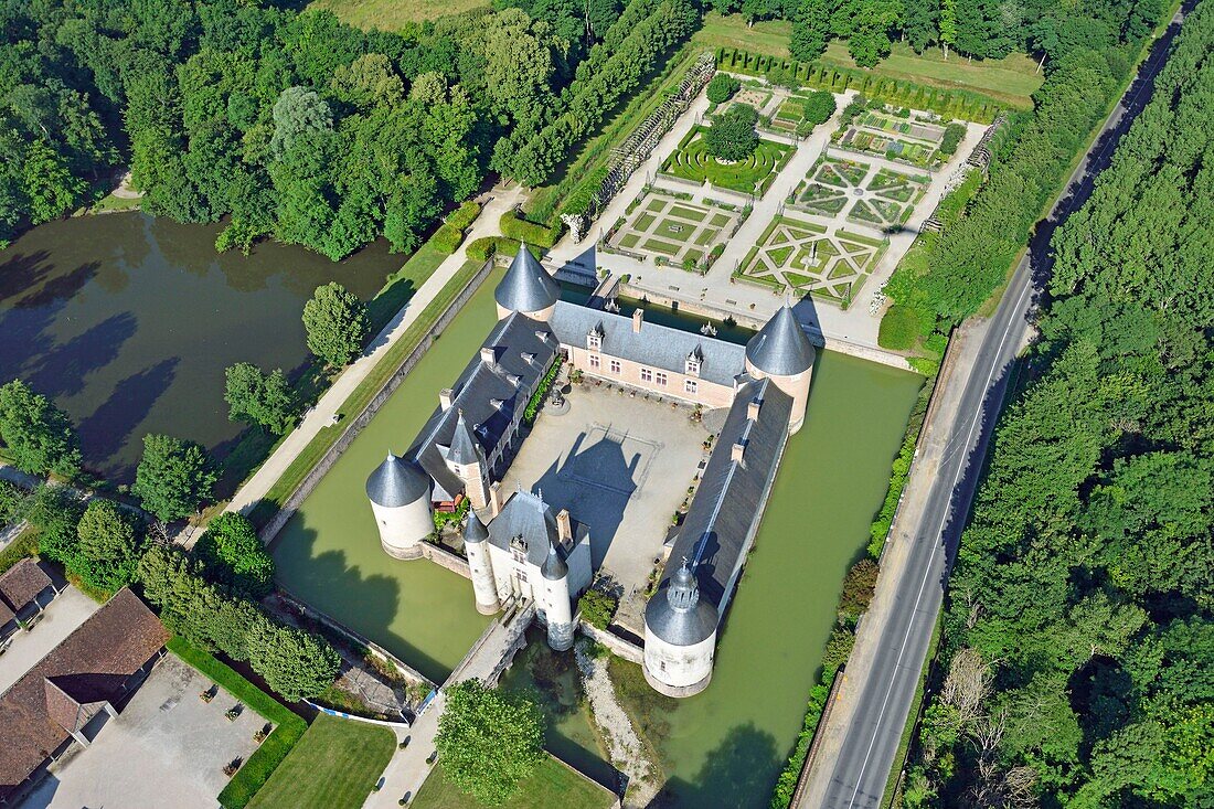 France,Loiret,Chilleurs aux Bois,Castle Chamerolles,Compulsory mention: property of the Loiret department (aerial view) Editorial use only,contact us for any other use