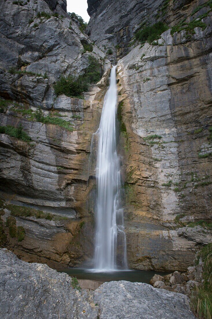 Frankreich,Isere,Massif du Vercors,Regionaler Naturpark,der Wasserfall Canyon des Ecouges,ein Ort für diese alpine Aktivität