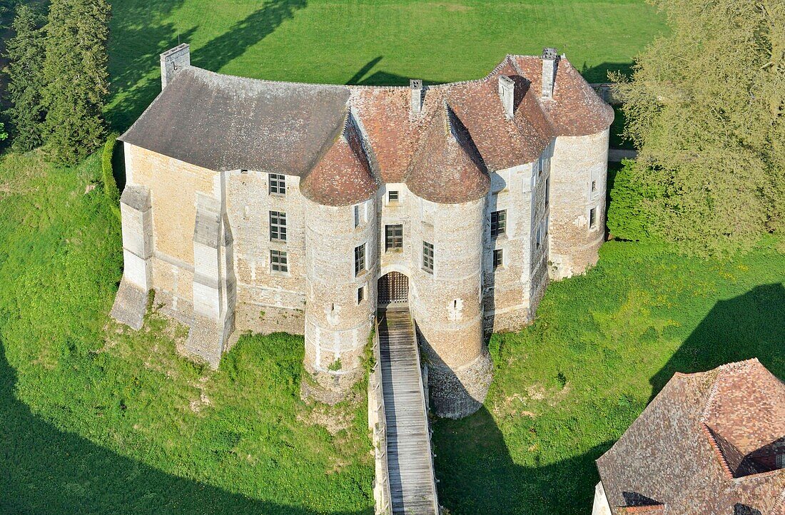 Frankreich,Eure,Chateau d'Harcourt,die Festung aus dem 12. Jahrhundert (Luftaufnahme)
