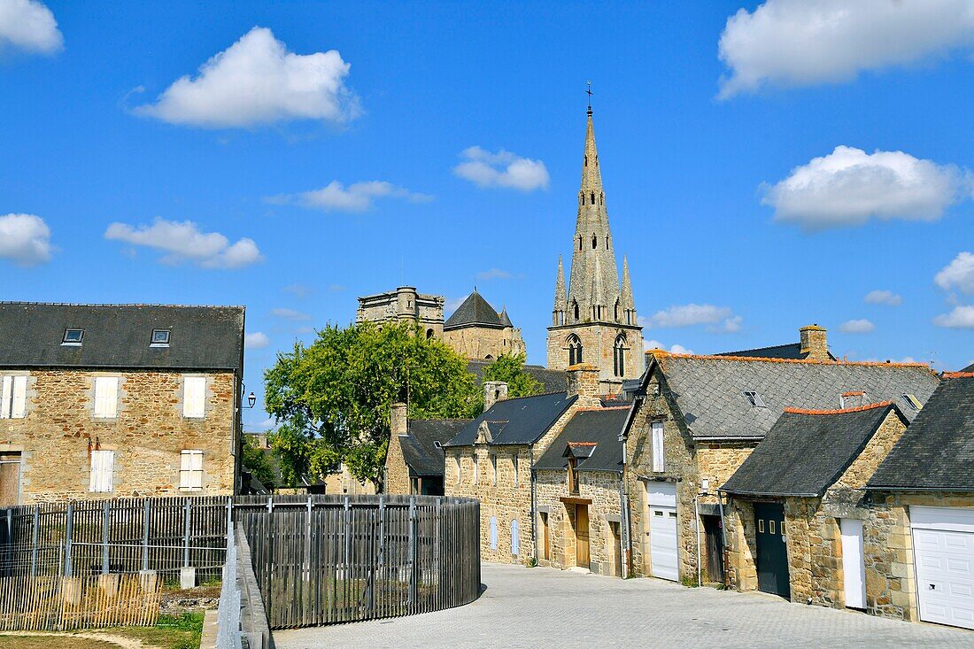 France,Cotes d'Armor,Guingamp,place du Chateau,Notre Dame de Bon Secours basilica