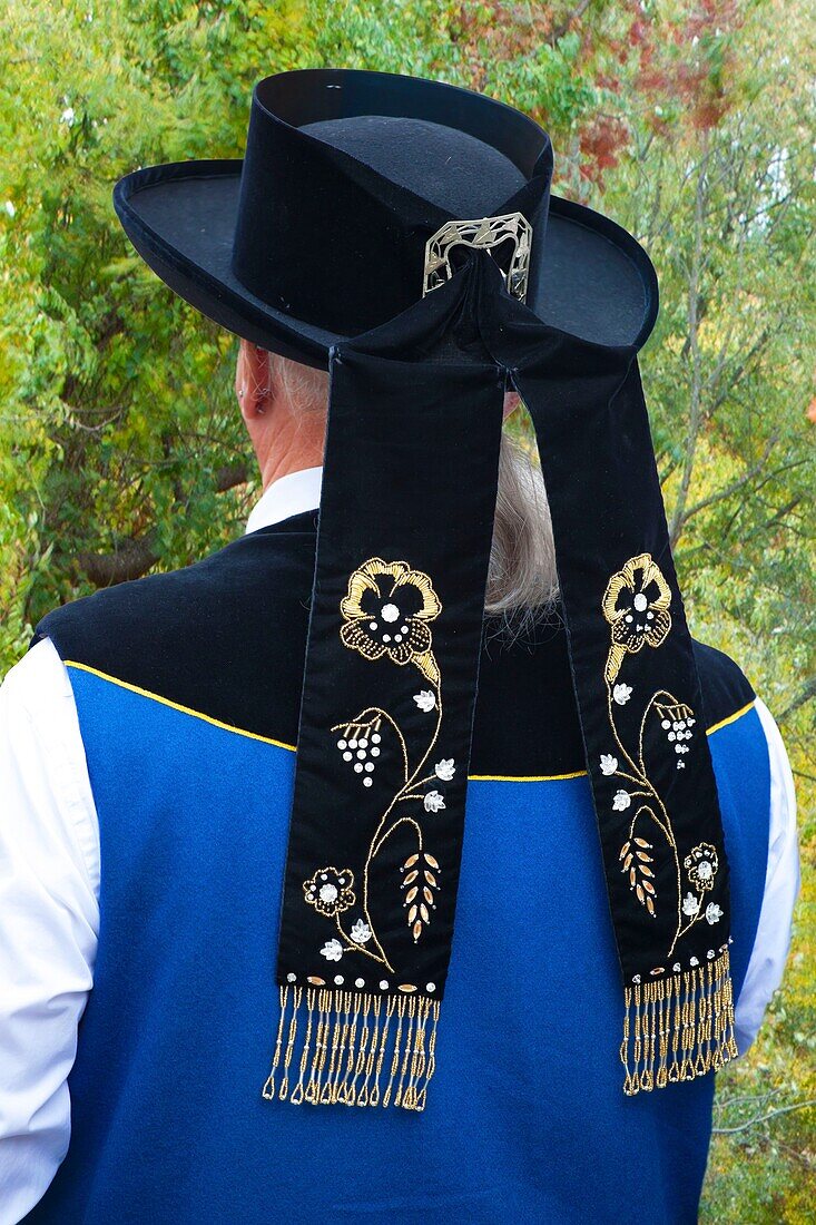 France,Finistere,Festival of Embroiderers of Pont l'Abbé,Cercle Breizh a Galon de Plovan,Costume Glazik de Quimper