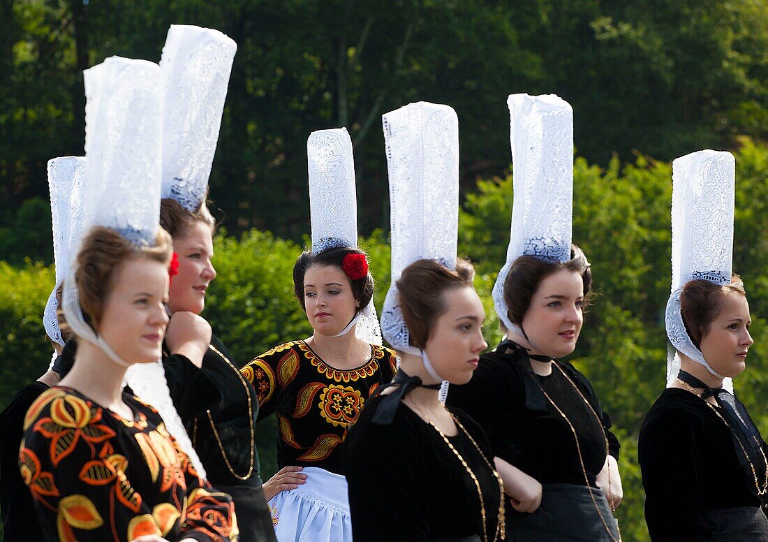 France,Finistere,Gorse Flower Festival 2015 in Pont Aven,Bigoudènes of the Circle Ar Vro Vigoudenn of Pont l'Abbé