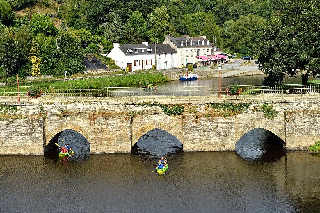 France,Finistere,Chateauneuf du Faou,view from the Aulne river