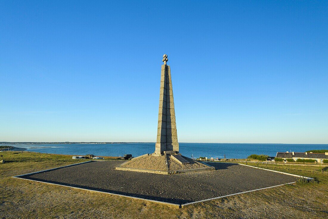 France,Morbihan,Saint-Pierre-Quiberon,the monument of patriots in front of Fort Penthievre