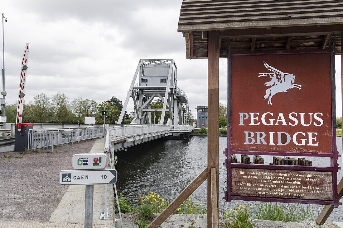 Frankreich,Calvados,Cote de Nacre,Benouville,berühmte Pegasus-Brücke