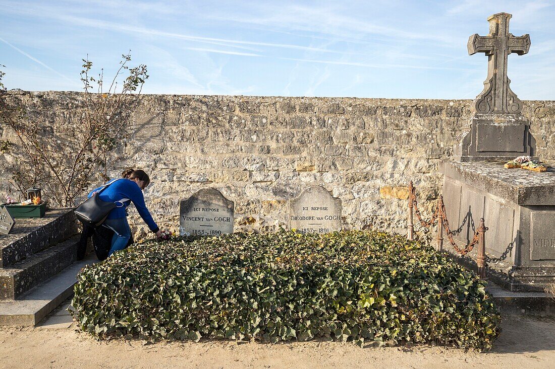 France,Val d'Oise,regional natural park of Vexin French,Auvers-sur-Oise,cemetery,the tombs of Vincent and Theodore Van Gogh