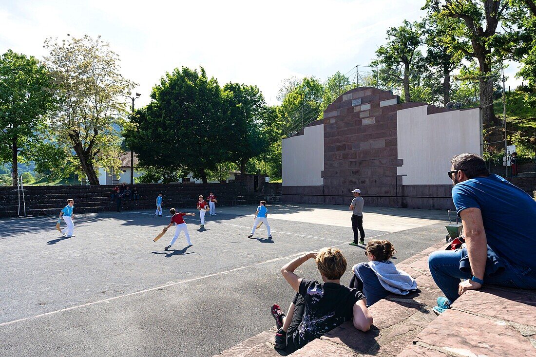 France,Pyrenees Atlantiques,Basque country,Saint Etienne de Baigorry,pelota basque match