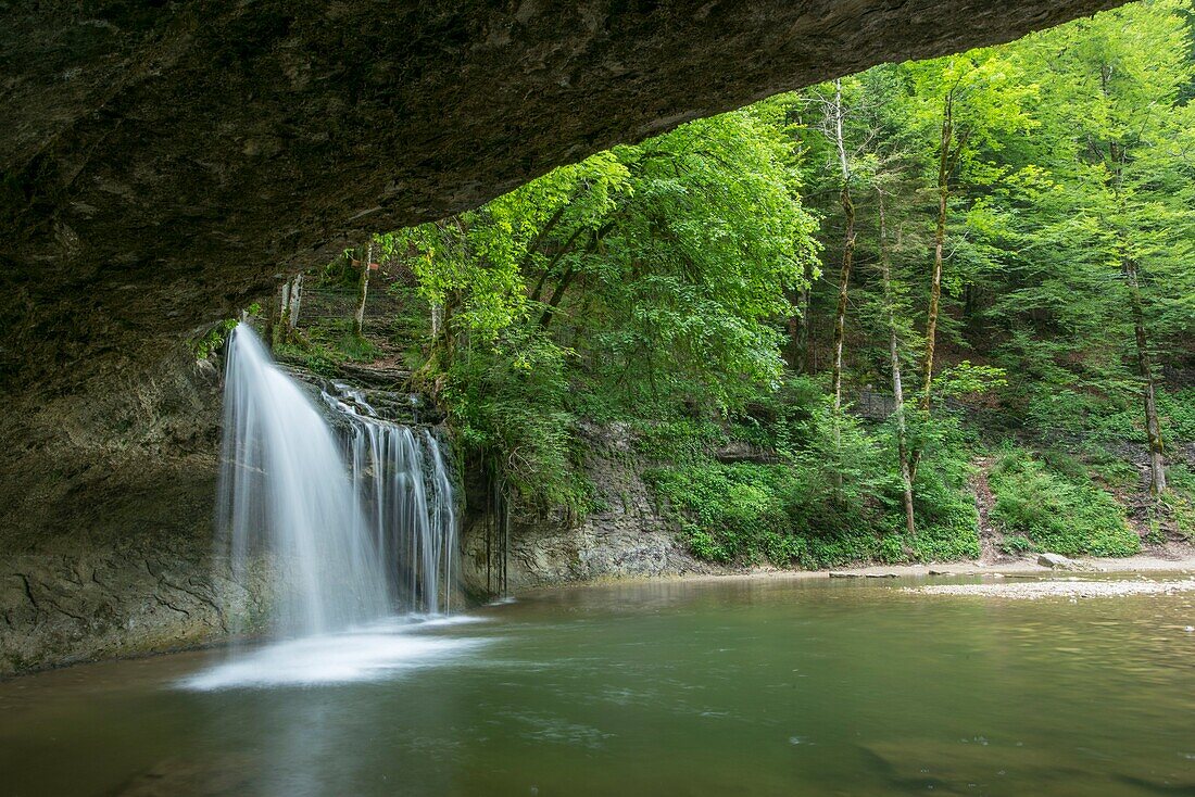 Frankreich,Jura,der Standort der Wasserfälle des Herisson,der blaue Gour