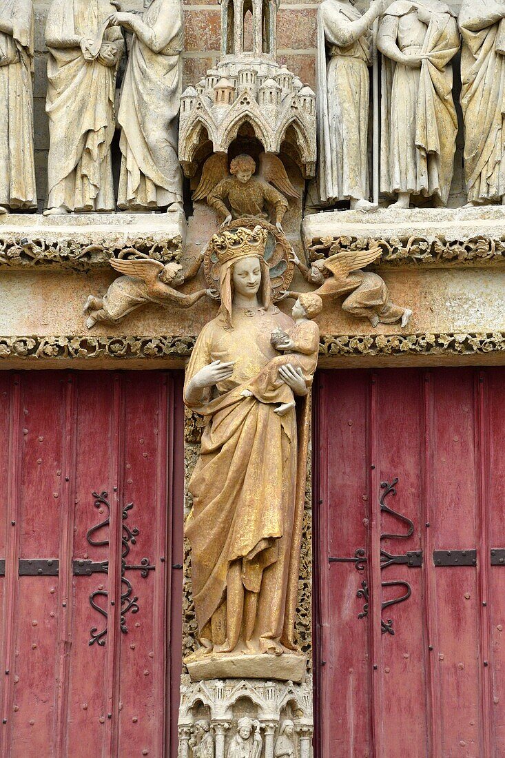 France,Somme,Amiens,Notre-Dame cathedral,jewel of the Gothic art,listed as World Heritage by UNESCO,south side,portal of the golden virgin,Virgin and Child of the end of the 13th century