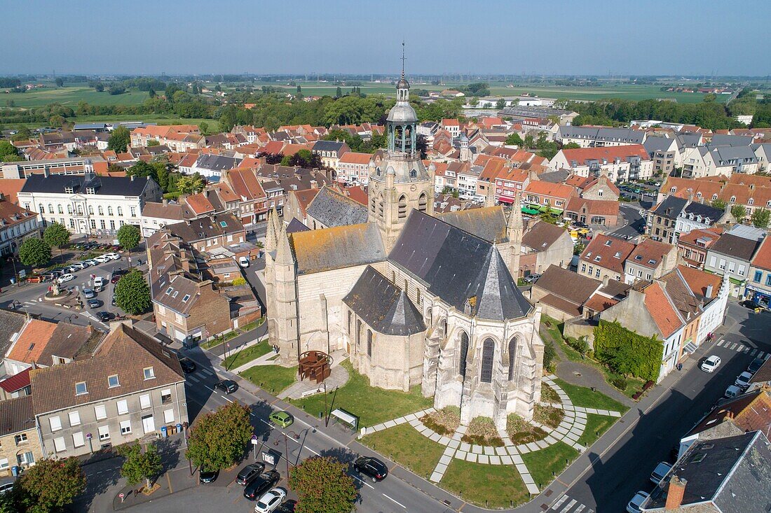 Frankreich,Nord,Bourbourg,Kirche Saint Jean Baptiste (Luftaufnahme)