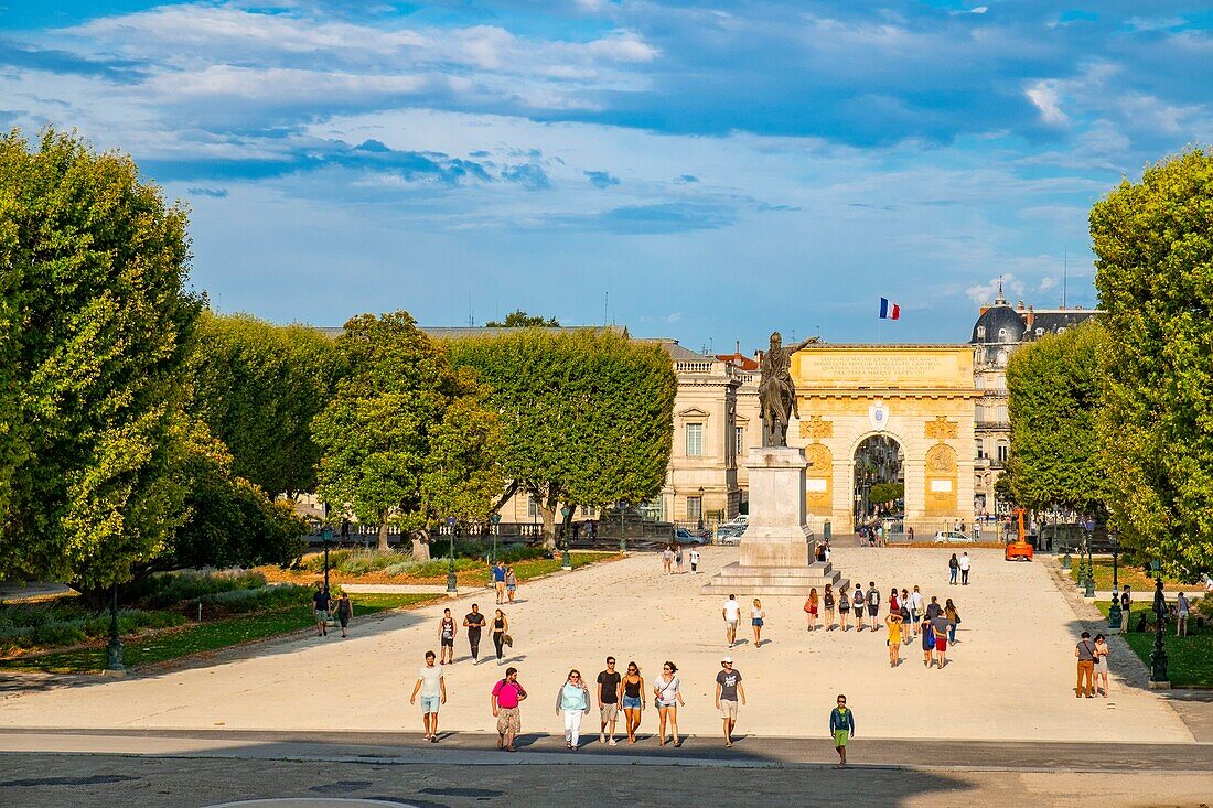 Frankreich,Herault,Montpellier,historisches Zentrum,Place du Peyrou,das Reiterstandbild von Ludwig XIV,ein Triumphbogen aus dem 17.