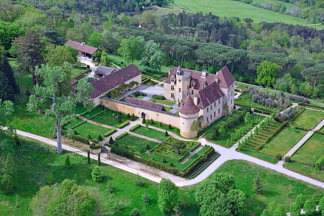 Frankreich,Dordogne,Schwarzes Perigord,Saint Leon sur Vezere,das Schloss von Chaban (Luftaufnahme)