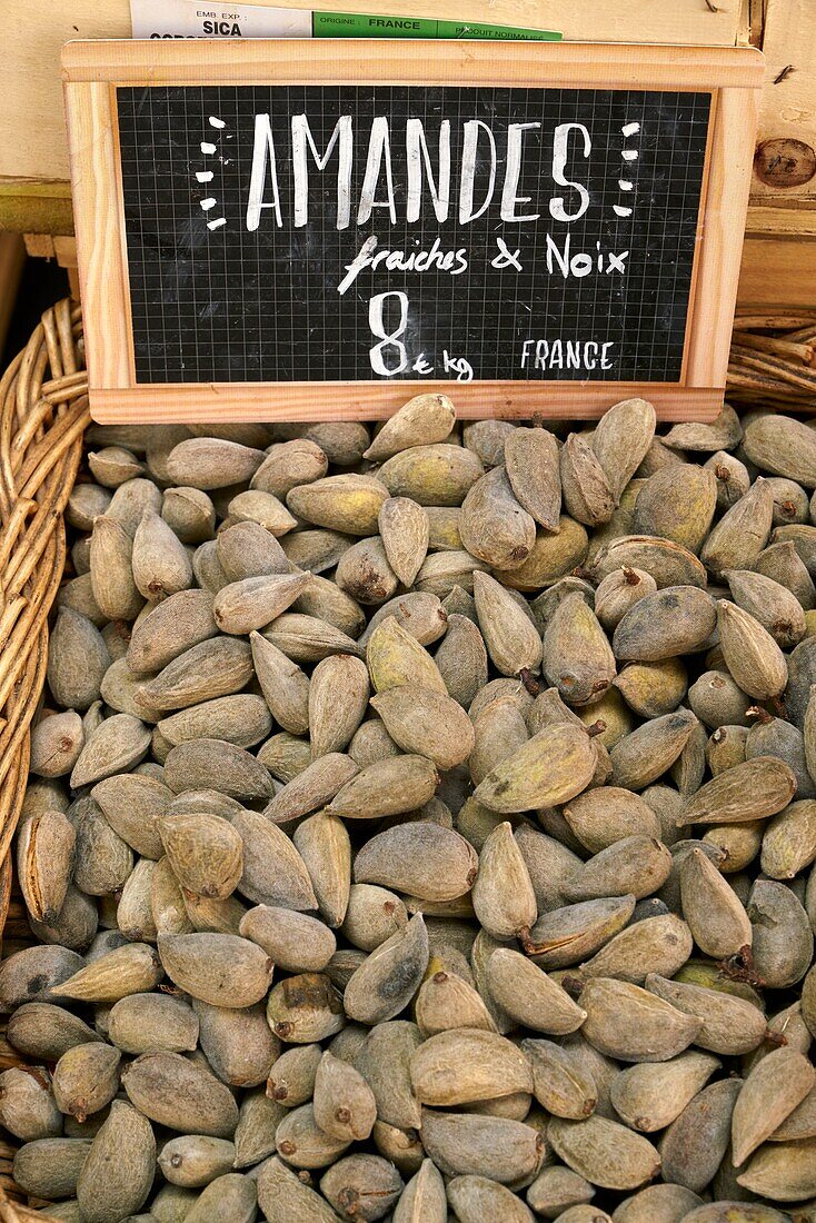 France,Haute Garonne,Toulouse,Carmelite market,almond