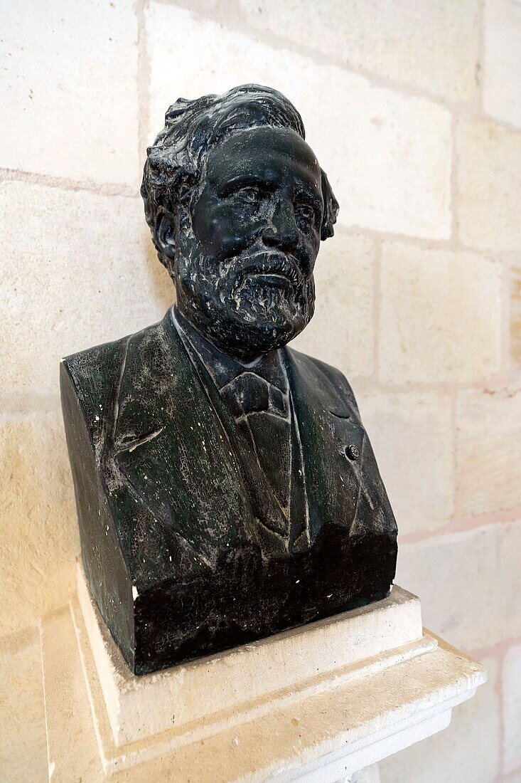 France,Gironde,Verdon sur Mer,rocky plateau of Cordouan,lighthouse of Cordouan,listed as Monument Historique,the King's apartment or kings' room,bust of Léon Bourdelles,former director of Phares & Beacons