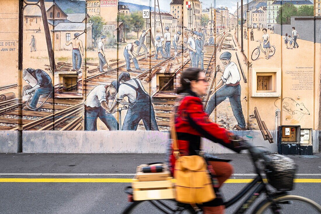 Frankreich,Isere,Grenoble,Camille Desmoulins Straße,Fresko Geschichten der Züge um die Estacade Eisenbahnbrücke vom Künstler Nessé