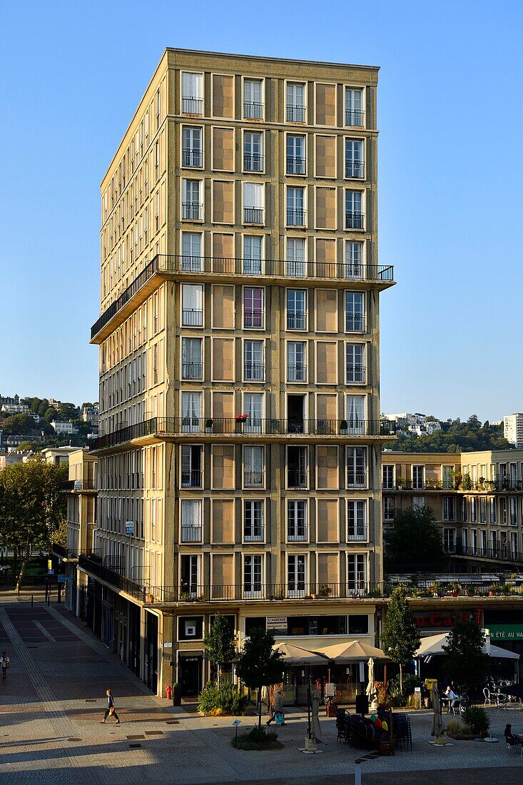 France,Seine Maritime,Le Havre,city center listed as World Heritage by UNESCO,Rue Victor Hugo,islet consisting of a Building without Individual Assignment (ISAI) designed by Auguste Perret between 1946 1950