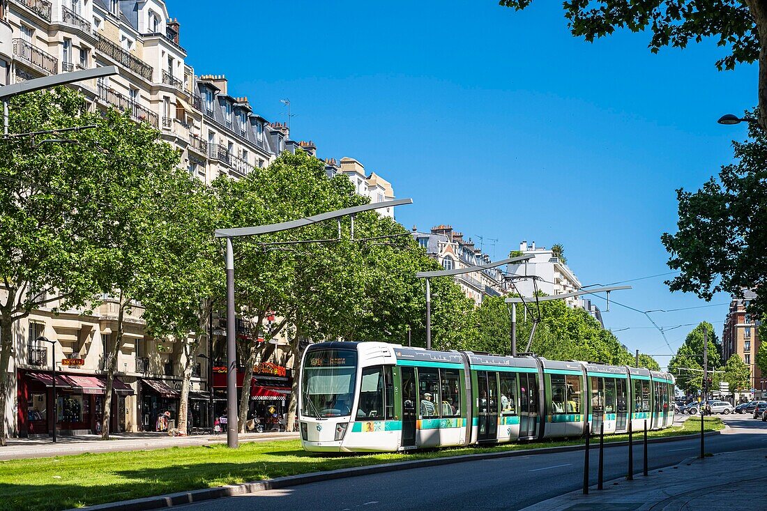 Frankreich,Paris,entlang des GR® Paris 2024 (oder GR75),städtischer Fernwanderweg, der zur Unterstützung der Pariser Bewerbung für die Olympischen Spiele 2024 angelegt wurde,Stadtteil Petit-Montrouge,Straßenbahnlinie T3,Boulevard de la Brune (Maréchaux Bd)