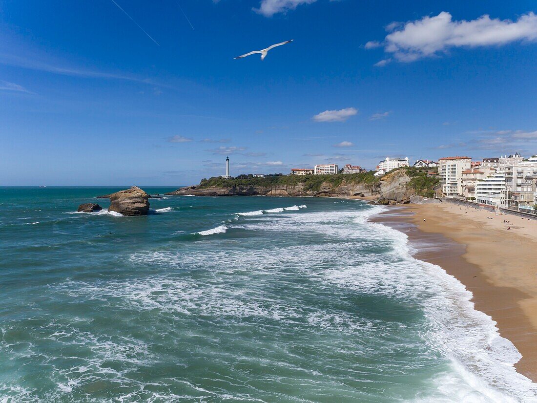 Frankreich,Pyrenees Atlantiques,Baskenland,Biarritz,der Leuchtturm von Pointe Saint Martin und der Grande Plage (Luftaufnahme)