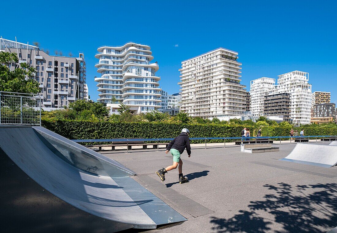 Frankreich,Paris,entlang des GR® Paris 2024 (oder GR75),städtischer Fernwanderweg zur Unterstützung der Pariser Bewerbung für die Olympischen Spiele 2024,Stadtteil Batignolles,Skatepark in Clichy-Batignolles - Martin-Luther-King-Park