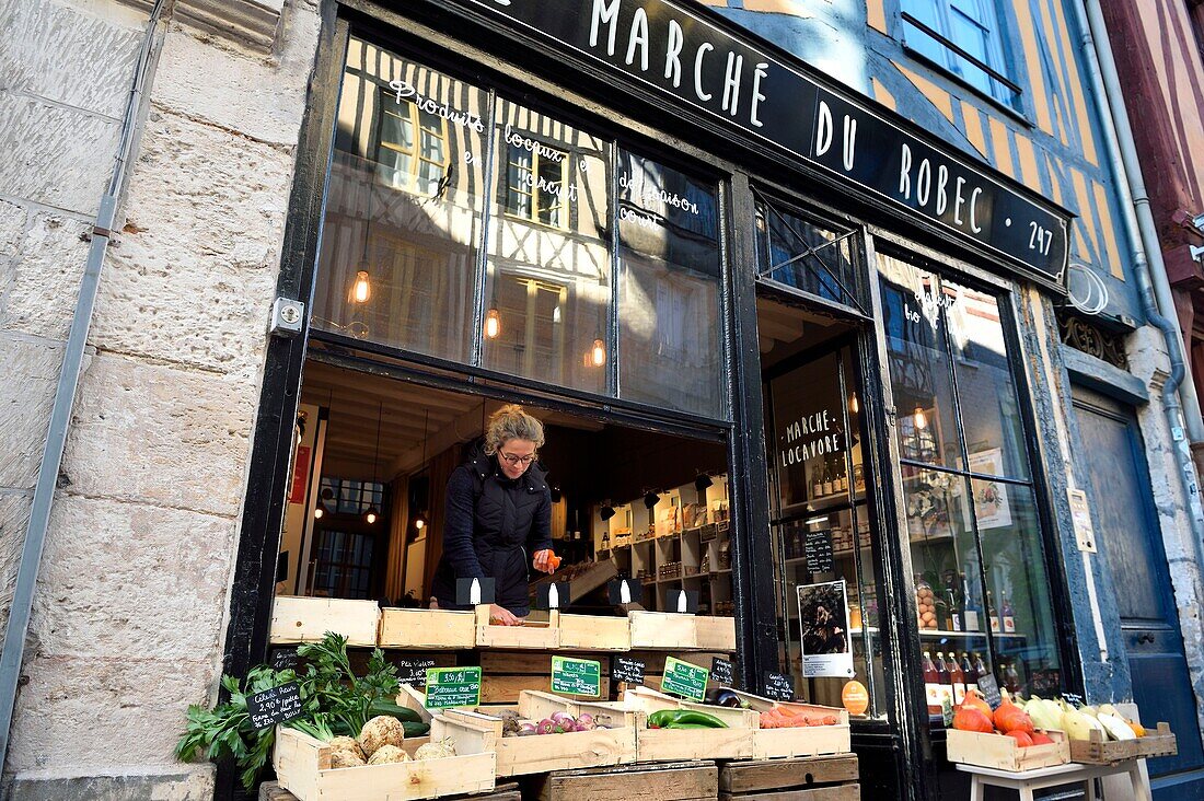 France,Seine-Maritime,Rouen,the Eau-de-Robec street,Victoire Lecourt in her fruit and vegetable shop Le Marché du Robec