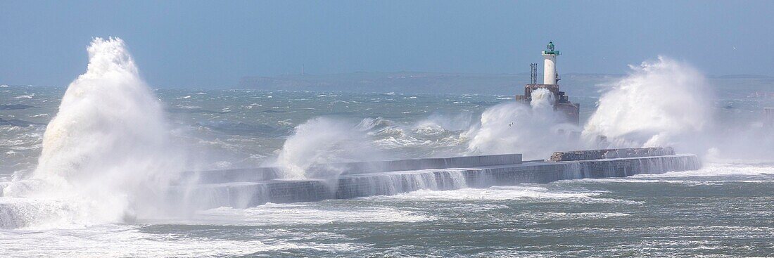 France,Pas de Calais,Boulogne sur Mer,Carnot dike and the lighthouse during the storm Miguel