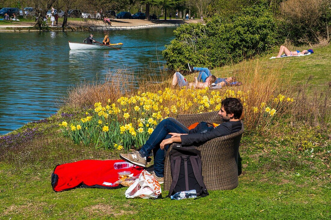 France,Paris,the Bois de Boulogne,Lake Superior,picnic