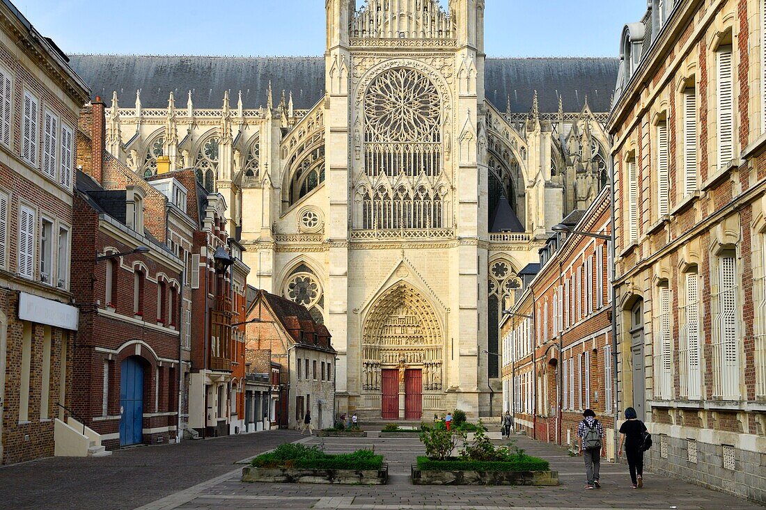 Frankreich,Somme,Amiens,Kathedrale Notre-Dame,Juwel der gotischen Kunst,von der UNESCO zum Weltkulturerbe erklärt,Südseite
