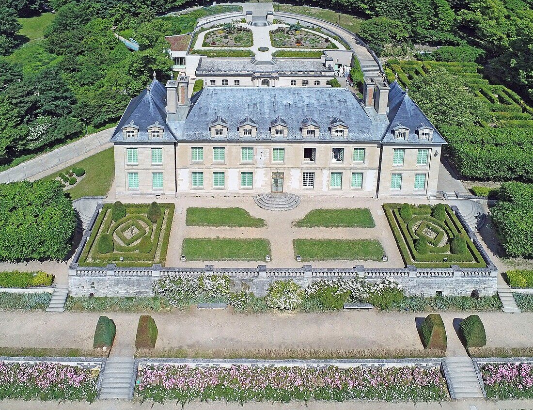 Frankreich,Val d'Oise,Auvers sur Oise,Schloss aus dem 17. Jahrhundert und sein französischer Garten (Luftaufnahme)