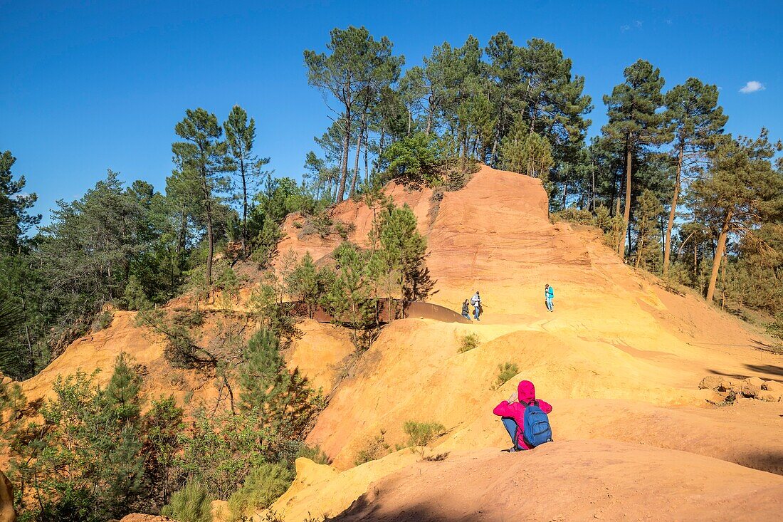 Frankreich,Vaucluse,Regionaler Naturpark Luberon,Roussillon,ausgezeichnet als die schönsten Dörfer Frankreichs,der Sentier des Ocres