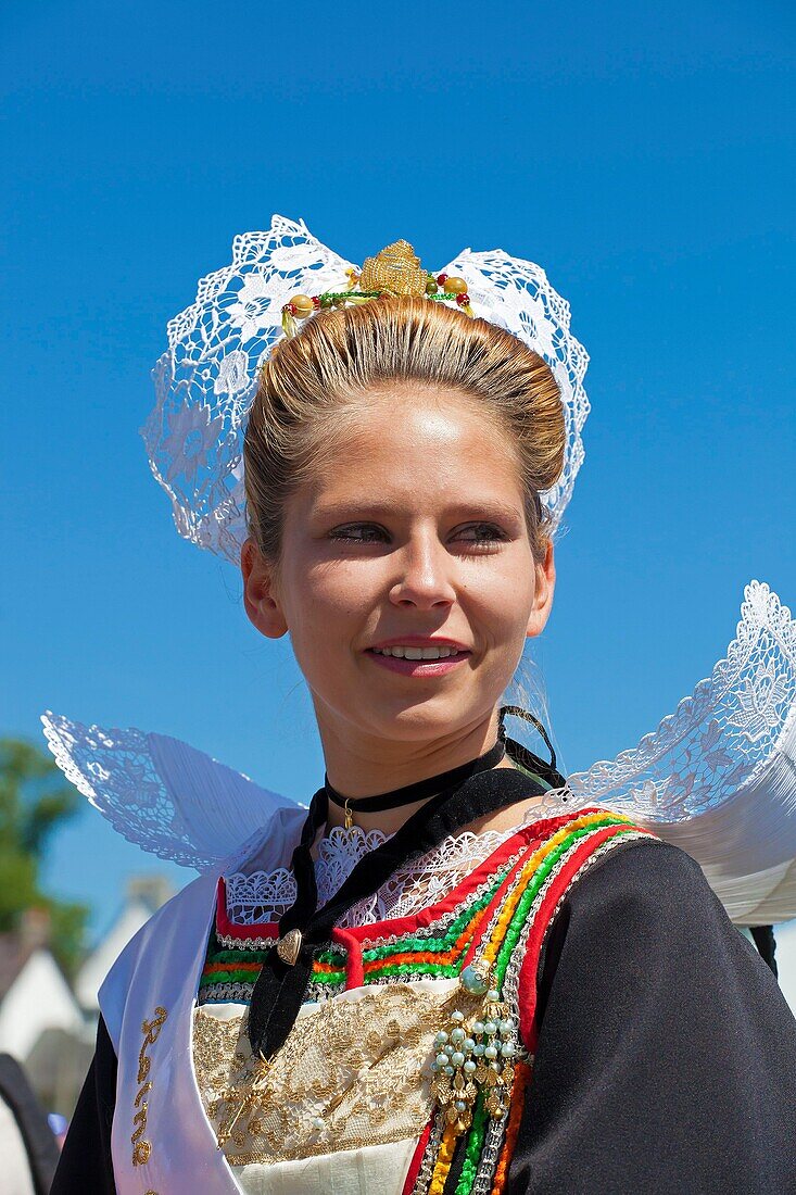 France,Finistere,Gorse Flower Festival 2015 in Pont Aven,Queen 2014,Mathilde Trolez