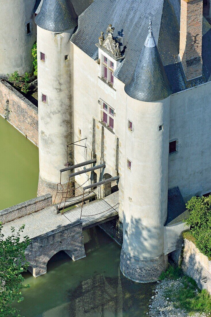 France,Loiret,Chilleurs aux Bois,Castle Chamerolles,Compulsory mention: Chateau de Chamerolles,owned by the department of Loiret (aerial view)