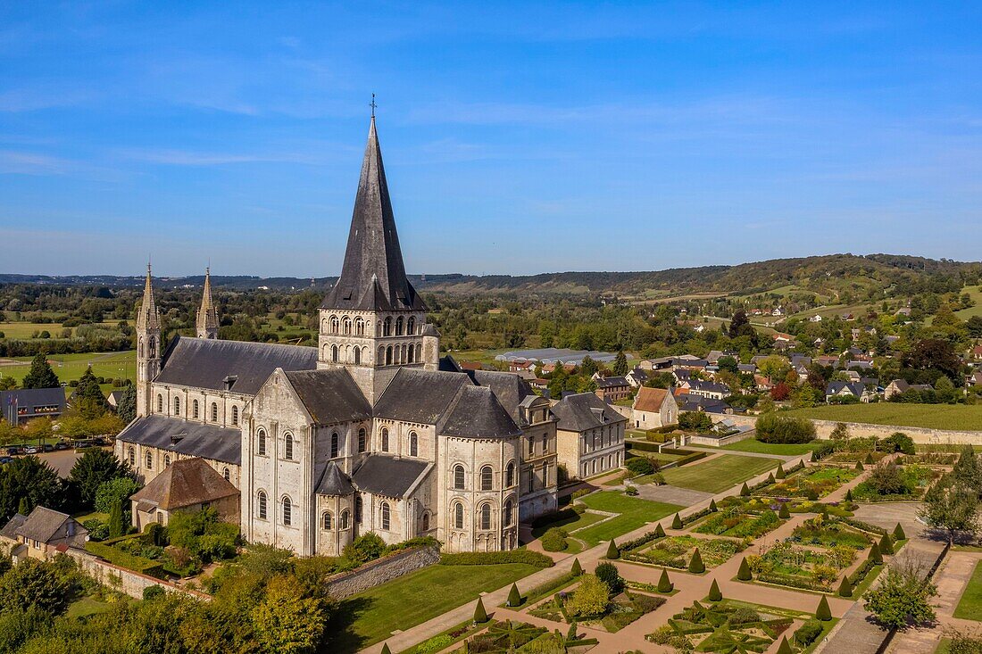 Frankreich,Seine-Maritime,Saint Martin de Boscherville,Saint Georges de Boscherville Abtei aus dem 12. Jahrhundert (Luftaufnahme)