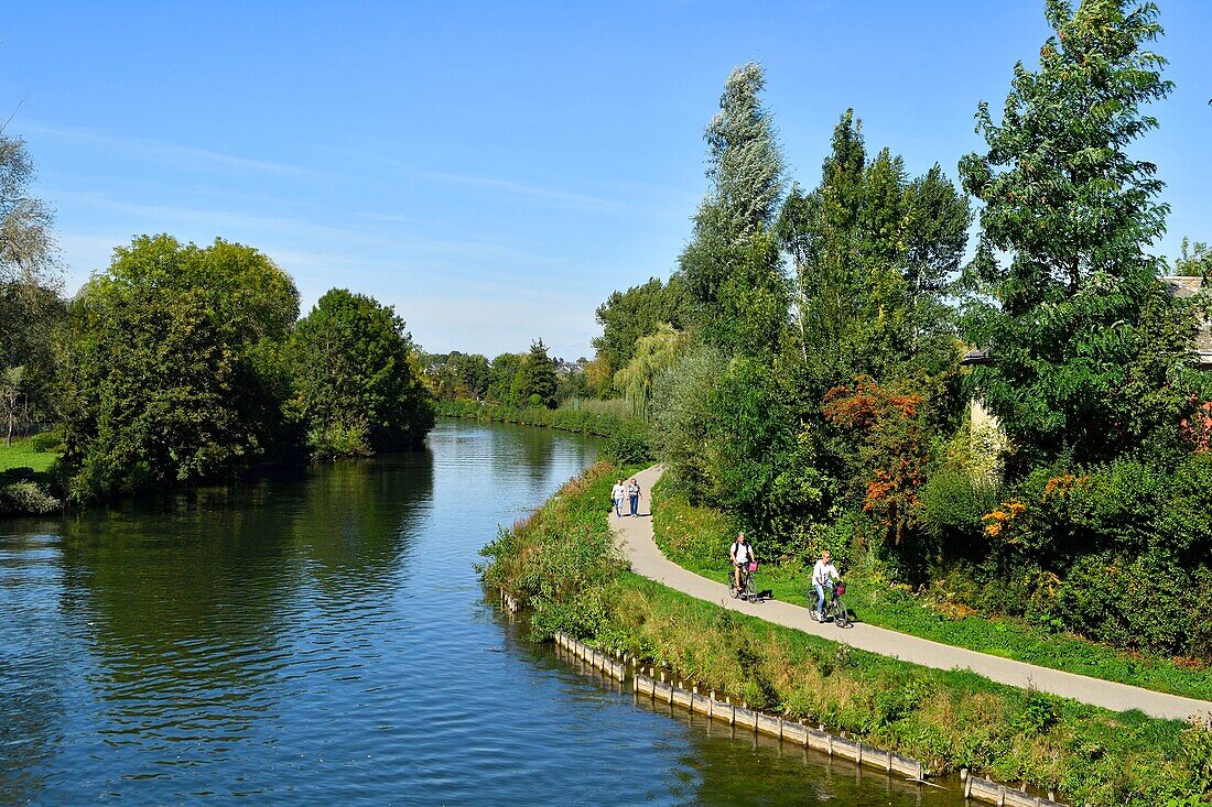 Frankreich,Somme,Amiens,die Hortillonnages sind alte Sümpfe, die aufgefüllt wurden, um ein Mosaik von schwimmenden Gärten zu schaffen, die von Kanälen umgeben sind