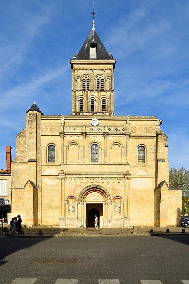 Frankreich,Gironde,Bordeaux,von der UNESCO zum Weltkulturerbe erklärtes Gebiet,Place des Martyrs de la Resistance,Basilika Saint Seurin aus dem 11.