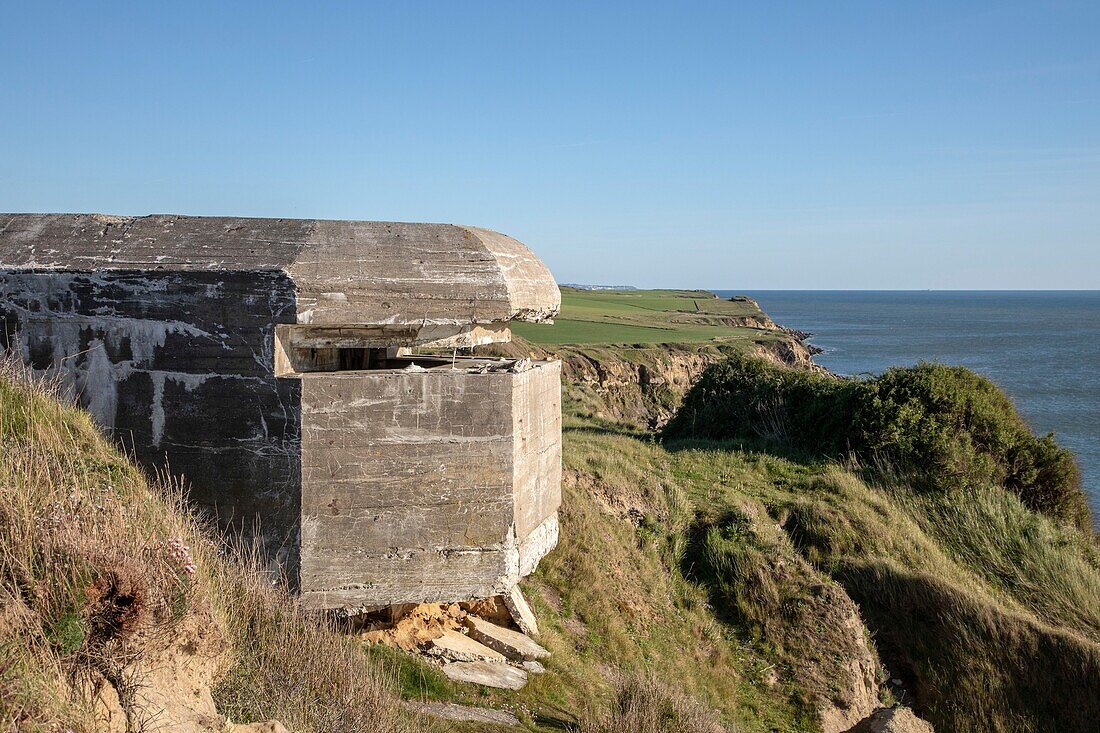 Frankreich,Pas de Calais,Cote d'Opale,Parc naturel regional des Caps et Marais d'Opale,cap gris nez,Audinghen,Blockhaus am Rande der Klippen