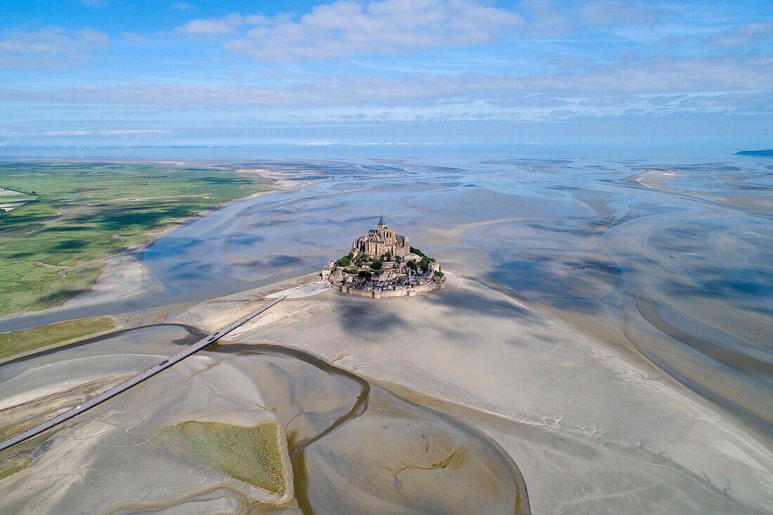 Frankreich,Manche,Bucht des Mont Saint-Michel,Weltkulturerbe der UNESCO (Luftaufnahme)