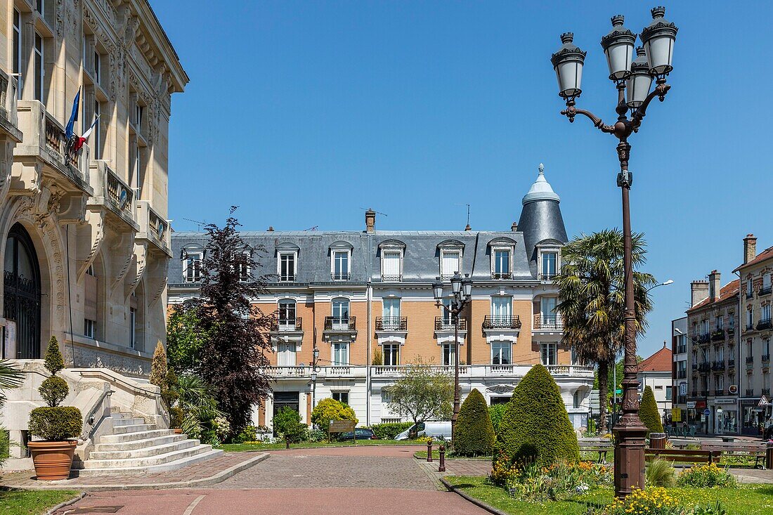 Frankreich,Seine Saint Denis,Le Raincy,Allée Baratin,Hotel de Ville