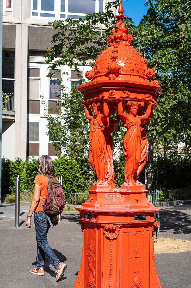 France,Paris,along the GR® Paris 2024 (or GR75),metropolitan long-distance hiking trail created in support of Paris bid for the 2024 Olympic Games,Gare district,Wallace fountain,Ivry avenue