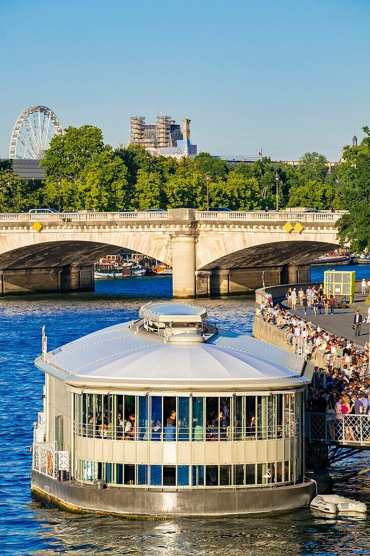 France,Paris,area listed as World Heritage by UNESCO,the banks of the Seine,the New Banks,the houseboat of Rosa Bonheur