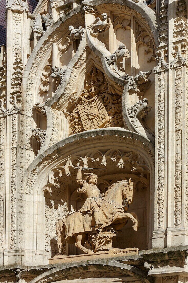France,Meurthe et Moselle,Nancy,the Palais des Ducs de Lorraine (palace of the Dukes of Lorraine) now the Musee Lorrain,equidian statue of Duke Antoine de Lorraine