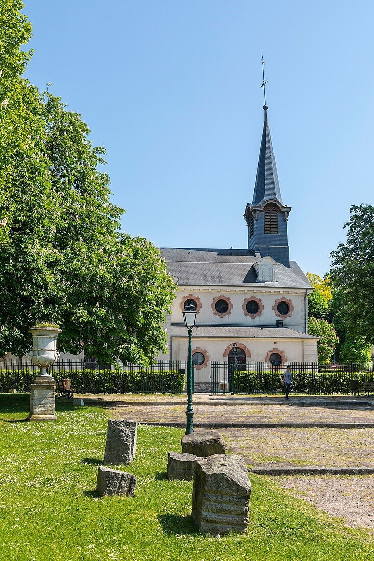 Frankreich,Seine Saint Denis,Le Raincy,Place des Fêtes,Kirche St. Louis du Raincy