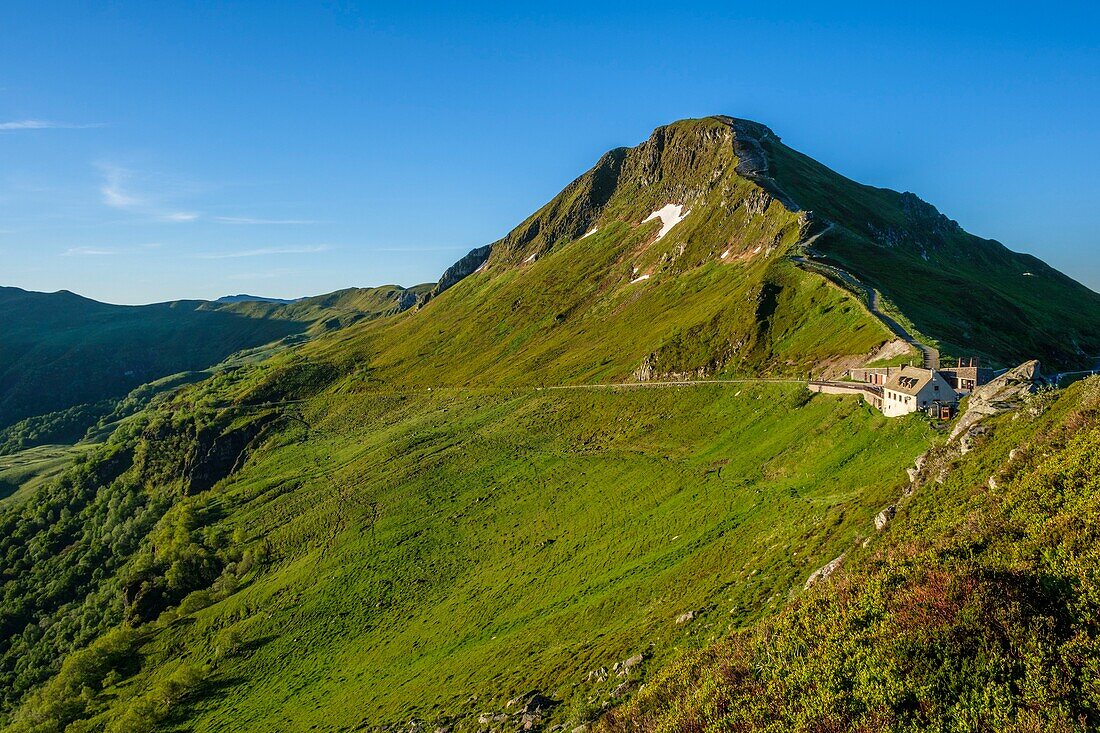 France,Cantal,Regional Natural Park of the Auvergne Volcanoes,monts du Cantal,Cantal mounts,puy Mary and Pas de Peyrol