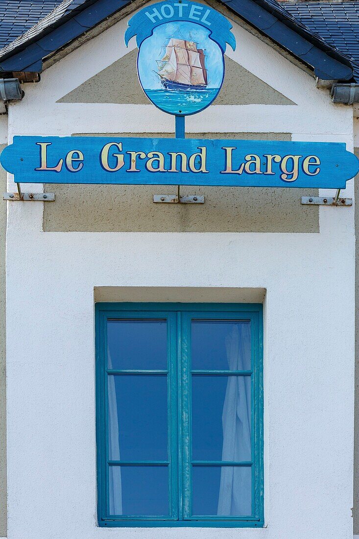 France,Ille et Vilaine,Côte d'Emeraude,Cancale,facade of Le Grand Large hotel