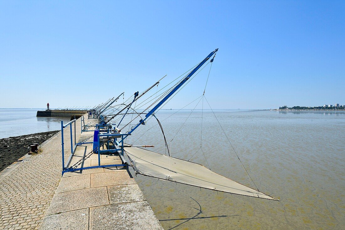 France,Loire Atlantique,Saint Nazaire,fishery along the quay (Quai de la Jetée Ouest)