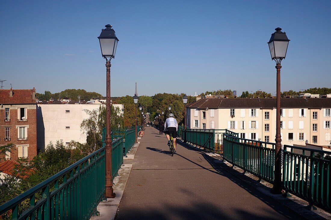 Frankreich,Hauts de Seine,Saint Cloud,Blick auf Paris von der Avre-Fußgängerbrücke
