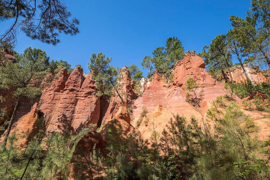 France,Vaucluse,Luberon Regional Natural Park,Roussillon,labeled the Most Beautiful Villages of France,the Sentier des Ocres,the needles cirque