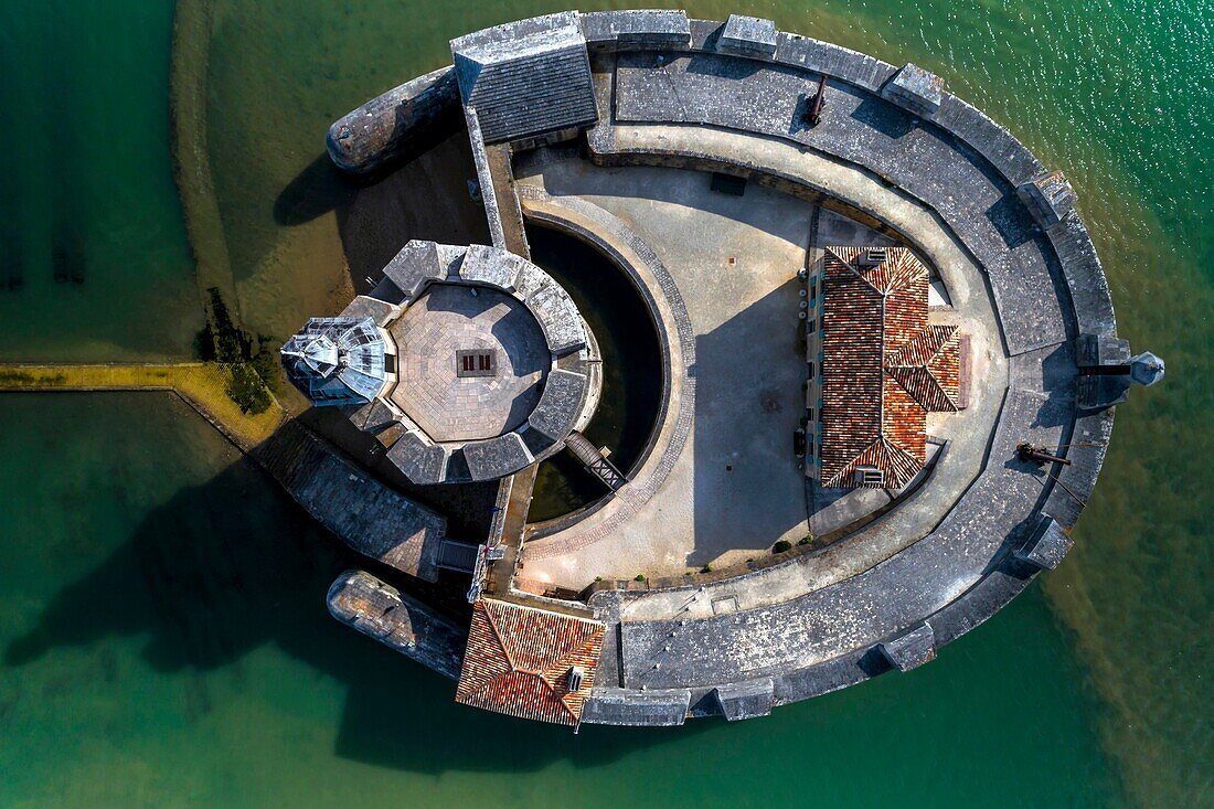 Frankreich,Charente-Maritime,Bourcefranc-le-Chapus,Fort Louvois,der Bau von Fort Louvois oder Fort Chapus wurde von 1691 bis 1694 nach den von Vauban neu definierten Prinzipien der Militärarchitektur durchgeführt (Luftaufnahme) (Luftaufnahme)